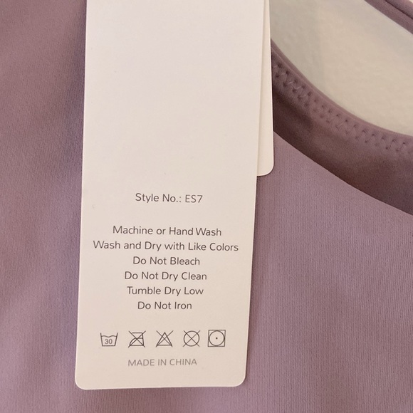 Fabletics Sports Top - Picture 2 of 4